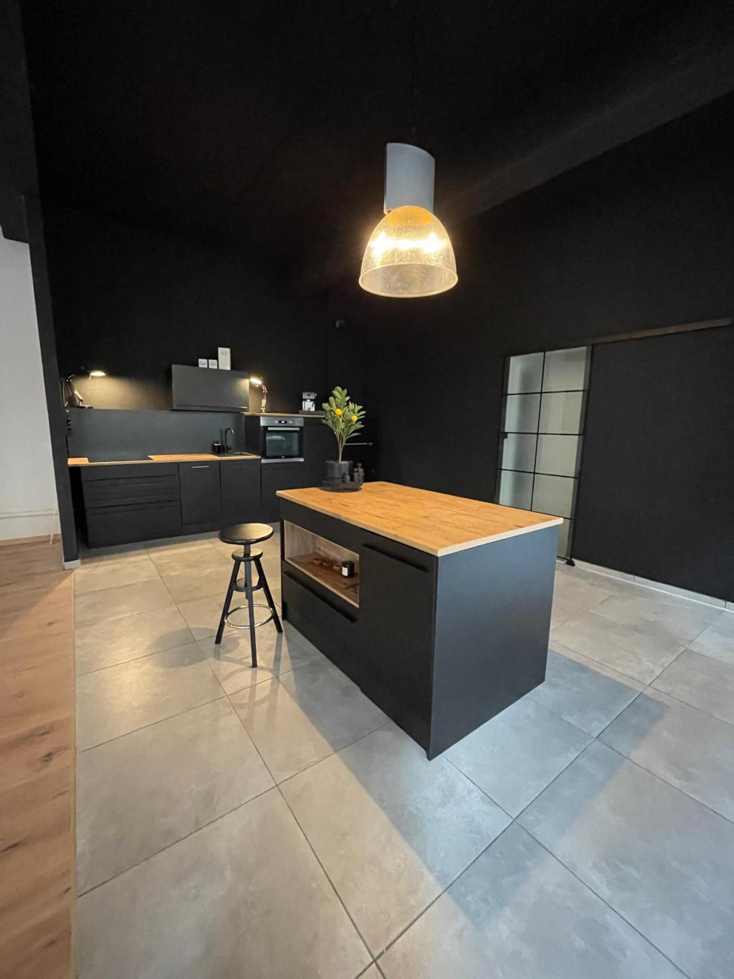 Design Loft - 200Qm2 - Heimkino - Bestlage - Parkplatz Wiesbaden Exteriör bild